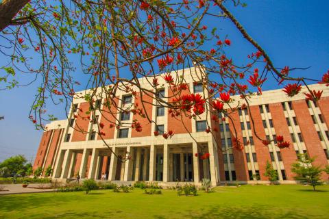 Top 10 BEST Private Universities In Lahore | PrepareHOW lums 1 | Top 10 BEST Private Universities In Lahore | PrepareHOW